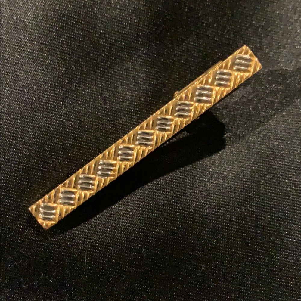 Men tie pin